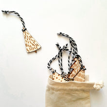 Učitaj sliku u Galeriju, mini drveni ukrasi za jelku - set od 6 komada