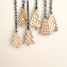 Učitaj sliku u Galeriju, mini drveni ukrasi za jelku - set od 6 komada