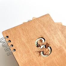 Učitaj sliku u Galeriju, Sveska sa monogramom - Slovo U