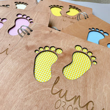 Učitaj sliku u Galeriju, Stopalca Album za fotografije - poklon za novorođenče