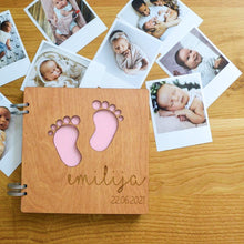 Učitaj sliku u Galeriju, Stopalca Album za fotografije - poklon za novorođenče