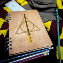 Učitaj sliku u Galeriju, Harry Potter sveska Relikvije smrti i Starozovni štapić - Deathly Hallows and Elder Wand