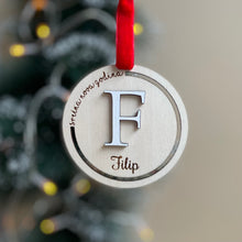 Učitaj sliku u Galeriju, Personalizovani drveni ukras za jelku model "Filip"