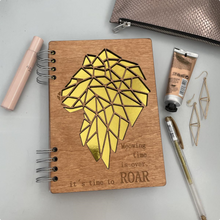 Učitaj sliku u Galeriju, Rokovnik Lav - metalik zlatna